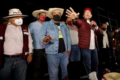 Félix Salgado Macedonio salió este domingo en una nueva caravana vehicular a la Ciudad de México para impugnar la resolución del Instituto Nacional Electoral (INE) que ratificó la cancelación de su registro como candidato de Morena a la gubernatura de Guerrero. (ARCHIVO)