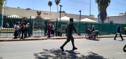 Entre sábado y domingo se aplicaron alrededor de 2500 vacunas en la Unidad de Medicina Familiar Nº 11 del IMSS en Lerdo. (DIANA GONZÁLEZ)