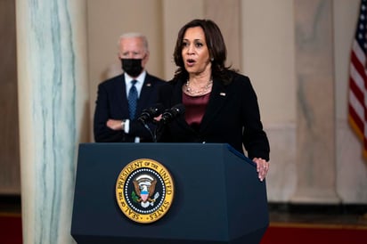 La vicepresidenta de Estados Unidos, Kamala Harris, dijo este martes que todo Estados Unidos forma parte del legado de George Floyd, tras declarar su 'alivio' por el veredicto que declaró culpable al expolicía Derek Chauvin de los tres cargos que enfrentaba. (ARCHIVO)
 