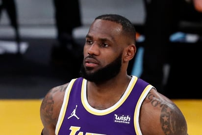 La NBA reaccionó con satisfacción tras la sentencia contra el expolicía Derek Chauvin emitida este martes por un jurado en Mineápolis que declaró por unanimidad su culpabilidad de los tres cargos de los que estaba acusado por el asesinato del afroamericano George Floyd. (EFE)