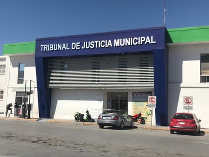 Los hechos se registraron cerca de las 19:20 horas del lunes en una tienda ubicada en el número 750 del bulevar Libertad. (EL SIGLO DE TORREÓN)