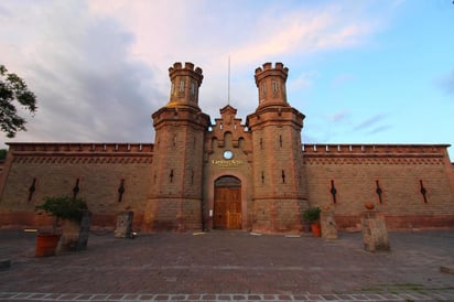 El Museo Leonora Carrington se edificó en un espacio del Centro de las Artes (Ceart). Éste último fungió como una cárcel que terminó siendo deshabitada. (ESPECIAL)
