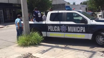  La Dirección de Seguridad Pública Municipal (DSPM) de Monclova, reforzará la vigilancia en las colonias durante las primeras horas del día, luego de un asesinato en el que un grupo de hombres aparentemente ebrios y amanecidos de una fiesta, mataron a puñaladas a  un vecino. (SERGIO A. RODRÍGUEZ)