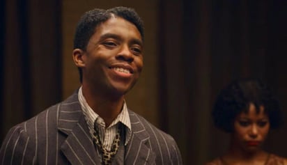 En los últimos meses el talento actoral de Chadwick Boseman ha hecho historia dentro de las entregas de premios. De manera póstuma el actor ha recibido galardones como Mejor actor en certámenes como los Critics' Choice Awards, Golden Globes, SAG Awards, entre otros, gracias a su trabajo en la cinta La madre del blues.  (ESPECIAL) 