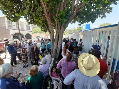 Este jueves concluyó la aplicación de la segunda dosis de la vacuna contra el COVID-19 para adultos mayores de 60 años en Lerdo. (DIANA GONZÁLEZ)