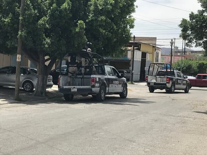 Tras el incidente, el delincuente abordó un vehículo de color negro que lo esperaba, mismo que se retiró con rumbo desconocido.