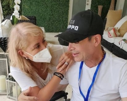 Este viernes la productora de Televisa, Carla Estrada, celebró en redes sociales el reencuentro que tuvo con el actor Toño Mauri tras más de siete meses de lucha por su vida en Miami tras contraer COVID-19. (Especial) 