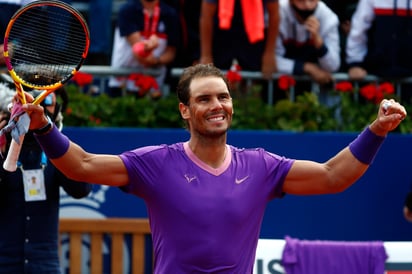 Rafael Nadal no tuvo problemas para vencer 6-3, 6-2 a Pablo Carreño, y chocará en la final de Barcelona con Stefanos Tsitsipas. (AP)