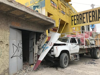 El accidente ocurrió cerca de las 13:00 horas de este martes sobre la calzada Lázaro Cárdenas, entre las calles “J” y “K”. (EL SIGLO DE TORREÓN)