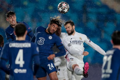 Real Madrid y Chelsea empataron 1-1 en el partido de ida de las semifinales de la Liga de Campeones disputado en el estadio Alfredo di Stéfano, en el que, tras una primera parte de ritmo alto, ambos equipos parecieron bajar una marcha en el segundo conscientes de que todo se iba a decidir el próximo miércoles en Stamford Bridge. (AP)