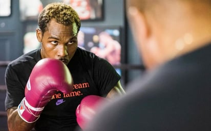 El invicto norteamericano campeón medio del Consejo Mundial de Boxeo (WBC, por sus siglas en inglés), Jermall Charlo, defenderá su título contra el mexicano Juan Macías Montiel el próximo 19 de junio, en sede por definir en los Estados Unidos. (ESPECIAL) 