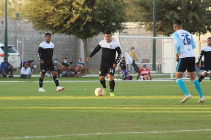  Ya se escribió el primer capítulo de la gran final de la Liga Independiente de futbol PDBNMX, donde los equipos de Carranzos FC y Fundición Santa Rosa igualaron a un gol durante el partido de Ida, celebrado días atrás en la magnífica cancha de La Guarida. (ESPECIAL)
