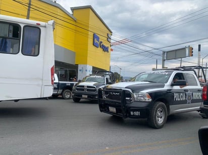 Hace unos días se dio a conocer que un hombre fue detenido, luego de ingresar a la sucursal bancaria de la tienda, donde amagó a una empleada para quitarle dinero.