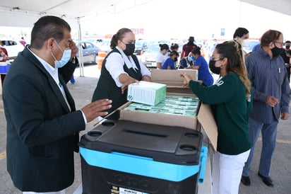 Llama alcalde de Torreón a que la población no genere aglomeraciones en las sedes de vacunación anti-COVID del municipio.