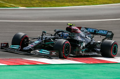 Bottas cubrió los 4,653 metros de la pista del Algarve en un minuto, 18 segundos y 348 centésimas.
(EFE)