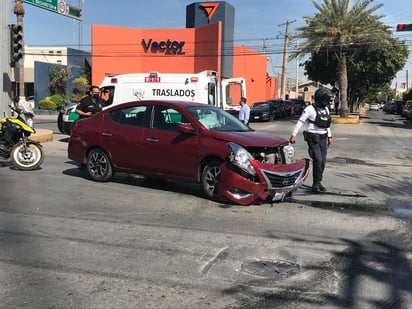 Los hechos se registraron cerca de las 10:45 de la mañana de este lunes en el cruce del bulevar Independencia y la calle Río Grijalva de dicho sector habitacional.
(EL SIGLO DE TORREÓN)