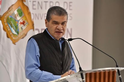 Luego de diversas aglomeraciones, festejos no autorizados y hasta una trifulca en el juego de futbol el fin de semana pasado en Torreón, el gobernador de Coahuila, Miguel Riquelme, señaló que gracias a las acciones de vigilancia coordinada de las autoridades dichos eventos han podido ser “controlados”, de forma que los negocios o establecimientos en los que ocurren se encuentran advertidos sobre las consecuencias que pueden afrontar si ello ocurre de nueva cuenta. (ERICK SOTOMAYOR)