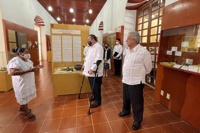 Comunidades, grupos, organizaciones y personas que integran el Congreso Nacional Indígena (CNI) rechazaron el perdón ofrecido hoy por el Estado mexicano a los pueblos mayas en un acto simbólico oficiado en Tihosuco, municipio de Felipe Carrillo Puerto, por el presidente Andrés Manuel López Obrador, al considerar que es 'falso' y 'cínico', pues va acompañado de la imposición de megaproyectos como el Tren Maya. (EFE)