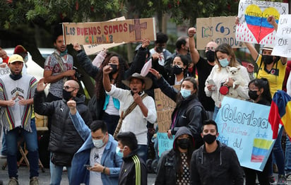 El Gobierno estadounidense expresó este martes su 'profunda tristeza' ante los al menos 19 fallecidos en las protestas de estos días en Colombia por la ya retirada reforma tributaria y mostró su 'apoyo' a la Administración del presidente colombiano, Iván Duque, para solucionar la situación mediante el 'diálogo'. (AP)