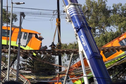 La Fiscalía General de Justicia de la Ciudad de México informó que los restos de las víctimas del accidente ocurrido en la Línea 12 del Metro fueron identificados y puestos a disposición de sus familiares.  (EL UNIVERSAL)