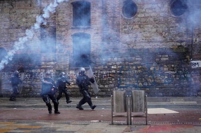 Congresistas de Estados Unidos se mostraron perturbados por el 'uso excesivo de la fuerza policial' contra civiles en las protestas en Colombia que han dejado al menos once muertos, como también por denuncias de filtración de guerrilleros del ELN y disidentes de las FARC en las manifestaciones. (ARCHIVO) 