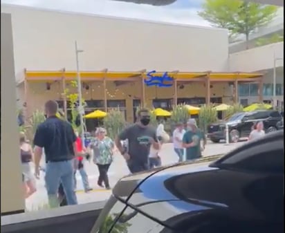 Este sábado de mayo, la Policía de Aventura, en Florida, respondió a un tiroteo en un centro comercial de esta ciudad.  (CAPTURA) 
