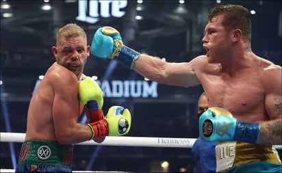 Tras su enfrentamiento con el 'Canelo', Saunders tuvo que pasar la noche en un hospital de Dallas (ESPECIAL) 