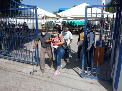 Hoy domingo no acudió mucha gente y fue un proceso muy ágil. (EL SIGLO DE TORREÓN)