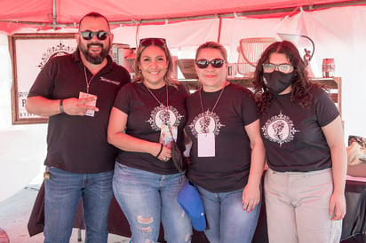 Omar, Yebel, Paty y Cristian. (EL SIGLO DE TORREÓN / Jesús Galindo López)