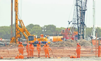 La Organización para la Cooperación y el Desarrollo Económicos (OCDE) está dispuesta a participar con el gobierno de México para evaluar técnicamente las llamadas megaobras como el Tren Maya, la Refinería de Dos Bocas y el Aeropuerto Felipe Ángeles, para que los mismos funcionen correctamente.
(ARCHIVO)