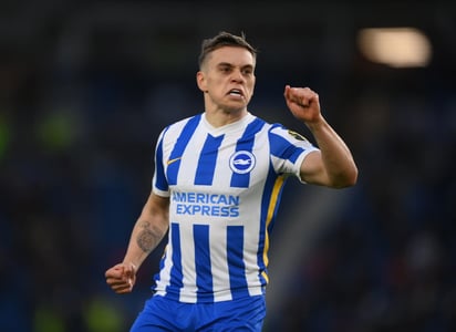 El Brighton & Hove Albion se dio un homenaje este martes al remontar un 0-2 en contra a un Manchester City que jugó 80 minutos con un jugador menos (3-2). (EFE)