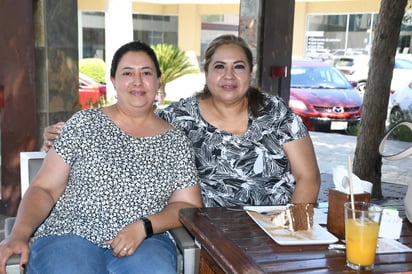 Rocío González y Yolanda Ruíz Vargas. (EL SIGLO DE TORREÓN / Fernando Compeán)