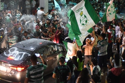 Rivera admitió que se 'desbordaron' los festejos ayer domingo, especialmente en el perímetro de Plaza Mayor y Paseo Morelos. (JESÚS GALINDO)