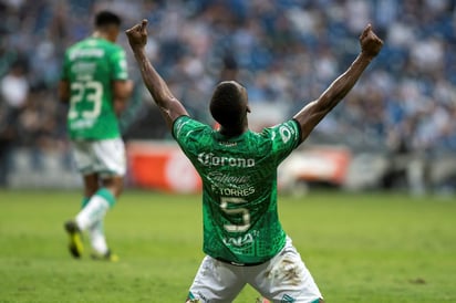 Para el zaguero central de Santos Laguna, Félix Torres, la final de la Liga MX ante la Máquina Celeste luce muy pareja, por lo que ninguna escuadra, sale como favorita para levantar el título. (ARCHIVO)