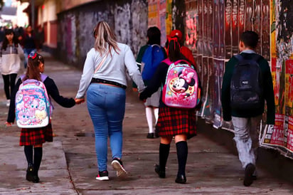 López Obrador reiteró su interés porque el regreso a clases presenciales ocurra antes de que concluya este ciclo escolar. (ARCHIVO)