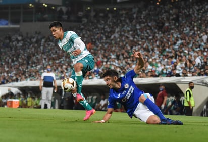 Los Guerreros de Santos Laguna no consiguieron tomar ventaja ante Cruz Azul en el partido de ida de la final del Guardianes 2021 de la Liga MX, la Máquina consiguió un triunfo por la mínima. (EL SIGLO DE TORRÉON) 