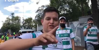 Desde tempranas horas de este domingo, varios aficionados del Santos Laguna que viajaron a la Ciudad de México en busca de un boleto para presenciar la final ante Cruz Azul, han quedado decepcionados ante elevado costo de la reventa. (TUDN)
