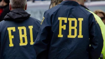 Un agente del Buró Federal de Investigaciones de EUA (FBI, en inglés) encara cargos por intento de asesinato y otros delitos después de que hiriera con su arma de fuego a un hombre con el que tuvo un altercado en el metro de Washington, indicaron documentos judiciales difundidos este martes. (ESPECIAL)