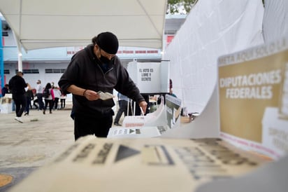 La jornada electoral de este domingo arrancó desde temprana hora en varios estados del país. Aunque se han reportado algunos retrasos e incidentes, las elecciones transcurren con cierta normalidad. (EL UNIVERSAL)