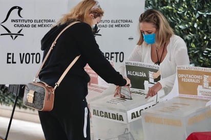 El presidente López Obrador destacó el comportamiento de la delincuencia organizada y la delincuencia de cuello blanco. (ARCHIVO)