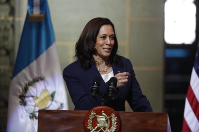 Elementos de Seguridad del Gobierno de Estados Unidos visitaron y realizaron un recorrido alrededor de Palacio Nacional, previo al encuentro entre el presidente Andrés Manuel López Obrador y la vicepresidenta estadounidense, Kamala Harris. (EFE) 
