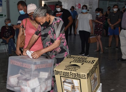 El recuento de los votos habrá de darse entre el miércoles y hasta el viernes en medio de la calle.