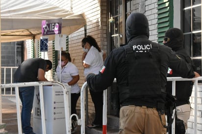 Desde las siete de la mañana personal del Comité Municipal Electoral se instaló en el inmueble, y a las 7:30 abrieron las bodegas para extraer los paquetes electorales de las elecciones municipales del pasado 6 de junio.