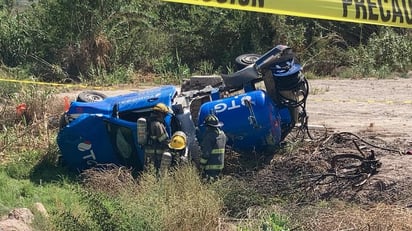 La volcadura de una pipa que transportaba gas L.P cobró la vida de una persona en la carretera Monterrey - Saltillo, además del cierre de la vialidad tras registrarse una fuga. (EL SIGLO DE TORREÓN)