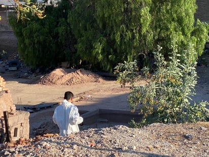 El cuerpo sin vida de un hombre aún sin identificar, presuntamente muerto por suicidio, fue encontrado por vecinos de la colonia Santa Teresa. (EL SIGLO DE TORREÓN)