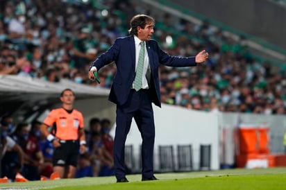 El técnico uruguayo Guillermo Almada llegó a Santos a finales del Clausura 2019 y ha hecho un gran trabajo dirigiendo a los Guerreros. (ARCHIVO)