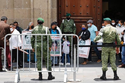 La identificación de los restos del estudiante mexicano de Ayotzinapa Jhosivani Guerrero, analizados por la Universidad de Innsbruck, ha vuelto a evidenciar cómo se mintió a las familias y a México con la llamada 'verdad histórica', señaló este martes el Centro de Derechos Humanos Miguel Agustín Pro Juárez (Centro ProDH). (EFE)