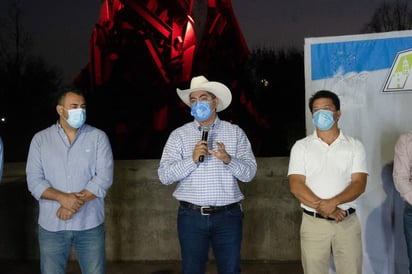 El alcalde Jesús Alfredo Paredes López, viajó a la ciudad de Saltillo, para entrevistarse con Miguel Ángel Algara Acosta, Secretario de Infraestructura, Desarrollo Urbano y Movilidad, para presentarle los programas y proyectos que deben retomarse en esta ciudad. (ARCHIVO)
