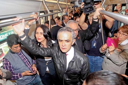 Tras subrayar que el informe preliminar sobre los peritajes a la Línea 12 del Metro indica que se realizó un mantenimiento adecuado, el exjefe de gobierno capitalino, Miguel Ángel Mancera Espinosa, advirtió que lo más importante es que las investigaciones del colapso ocurrido el pasado 3 de mayo se mantengan sin tintes políticos. (ARCHIVO)