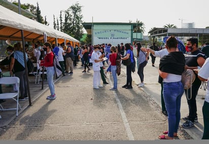  Al corte de este jueves 17 de junio, México acumuló 230 mil 792 muertes por COVID-19, esto es, 168 fallecimientos más que el día anterior, informó la Secretaría de Salud a través del informe técnico. (ARCHIVO)